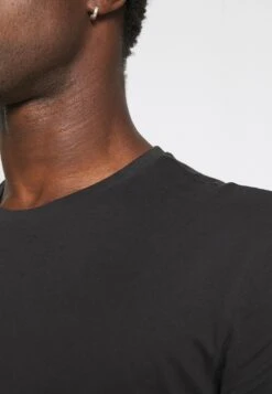 Pier One 3 Pack - Basic T-Shirt - Black/Mottled Dark Grey/Bordeaux 15 Pier One 3 Pack - Basic T-Shirt - Black/Mottled Dark Grey/Bordeaux -Pier One Sales Store 04cd6e61680f434c97b57d78f55241fd