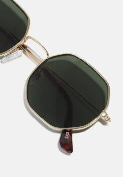 Pier One Unisex - Sunglasses - Green 7 Pier One Unisex - Sunglasses - Green -Pier One Sales Store 081f8bc93e8147f1a40b15de8f08258c
