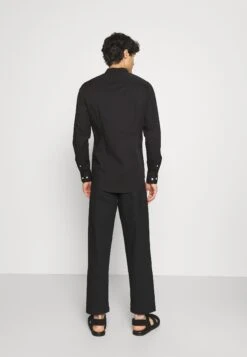 Pier One Muscle Fit Stand- Shirt - Black -Pier One Sales Store 0baebc4f5c6545e38aaa3b4f90cebbda