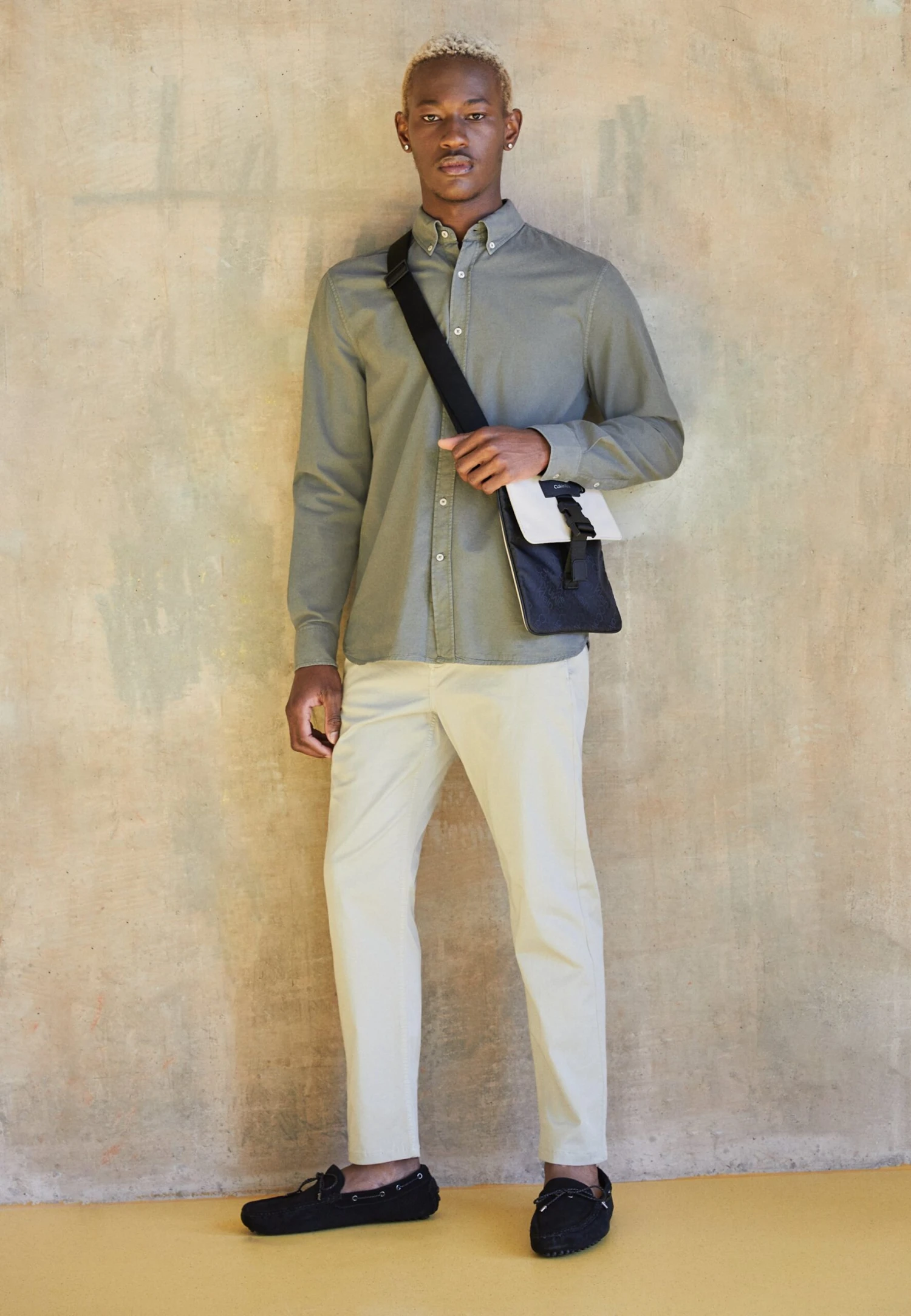 Pier One Moccasins - Black 3 Pier One Moccasins - Black - Image 3