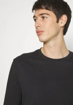 Pier One 5 Pack - Long Sleeved Top - White/Dark Green/Light Green/Black -Pier One Sales Store 148e7397fbfd47649b940fe065e3dabf