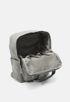 Pier One Unisex - Rucksack - Grey 7 Pier One Unisex - Rucksack - Grey -Pier One Sales Store 14c0b50724fb46bcb6cdbe8cb3571c82