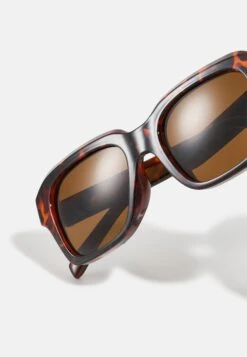 Pier One Unisex - Sunglasses - Black 15 Pier One Unisex - Sunglasses - Black -Pier One Sales Store 1805d51941d84c3b9cd65a361bd6f258