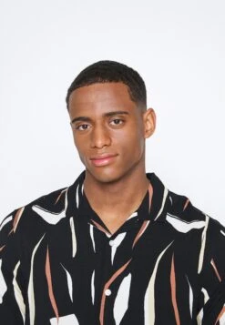 Pier One Contemporary Art Regular Resort- Shirt - Black 13 Pier One Contemporary Art Regular Resort- Shirt - Black -Pier One Sales Store 209c2b8fb1b54d8599c6f0e75d4a20f4