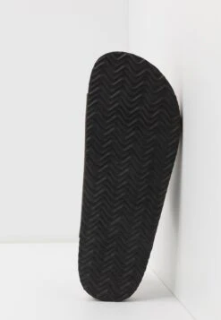 Pier One Unisex - Slippers - Brown 10 Pier One Unisex - Slippers - Brown -Pier One Sales Store 23e143c048ee4fd8b5e22a3556ccfbfb