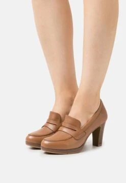 Pier One Leather- Classic Heels - Cognac