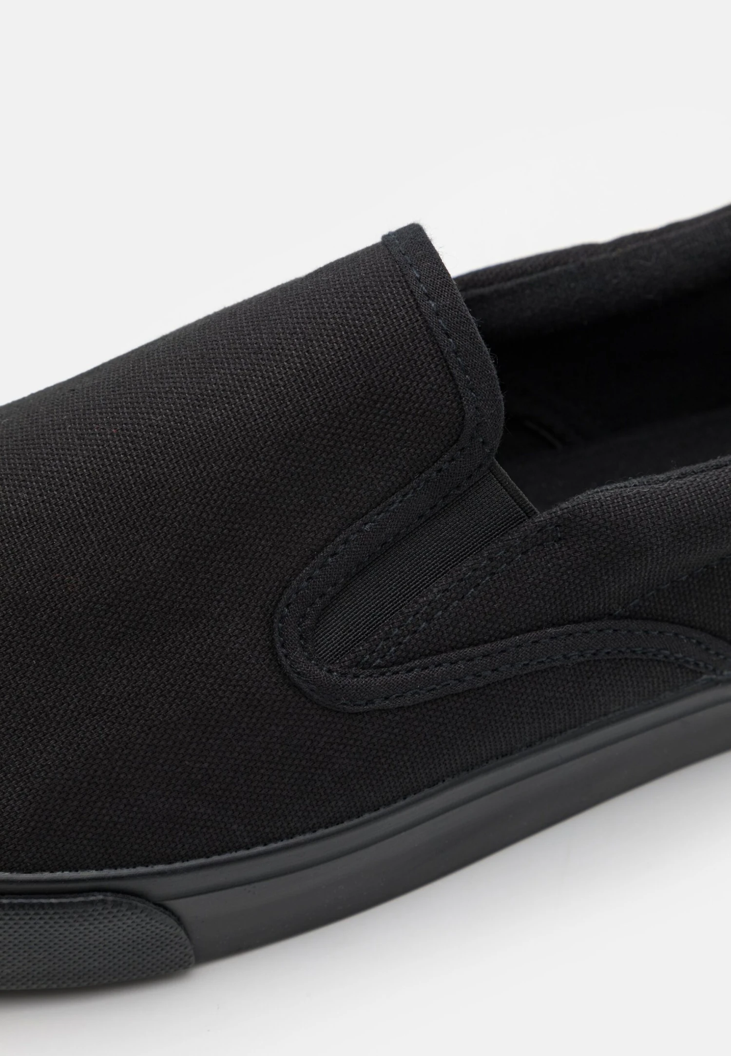 Pier One Unisex - Slip-Ons - Black 6 Pier One Unisex - Slip-Ons - Black - Image 6