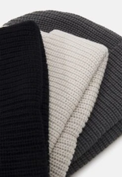 Pier One Unisex 3 Pack - Beanie - Black/Dark Grey/Off-White/ -Pier One Sales Store 2a1daa058c674c9dbb0074799d429f4b