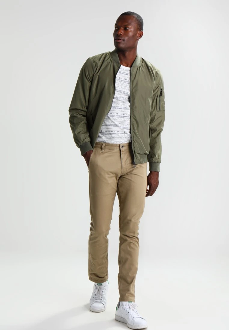 Pier One Print T-Shirt - White 2 Pier One Print T-Shirt - White - Image 2