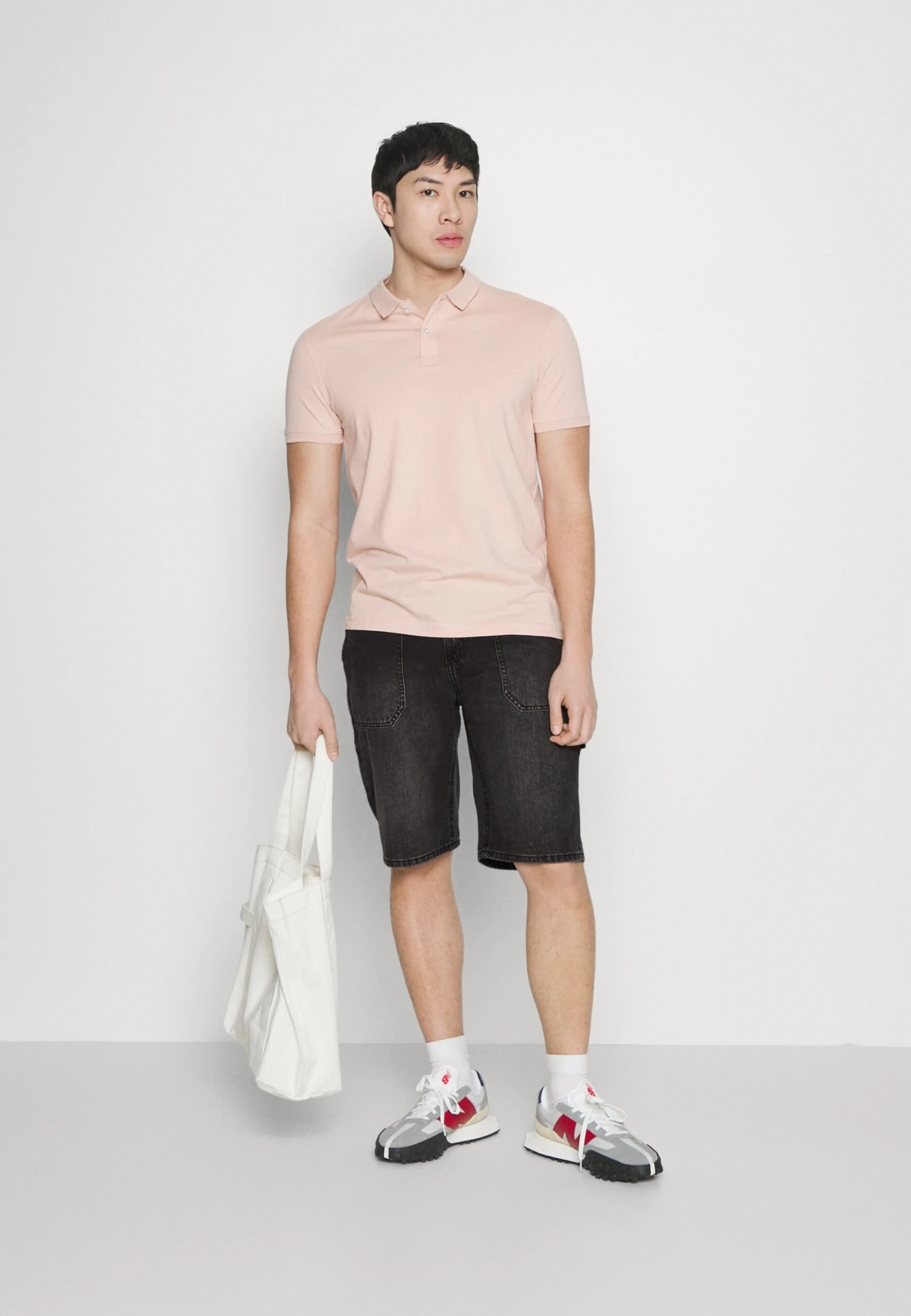 Pier One Regular Fit Carpenter - Denim Shorts -Black 2 Pier One Regular Fit Carpenter - Denim Shorts -Black - Image 2