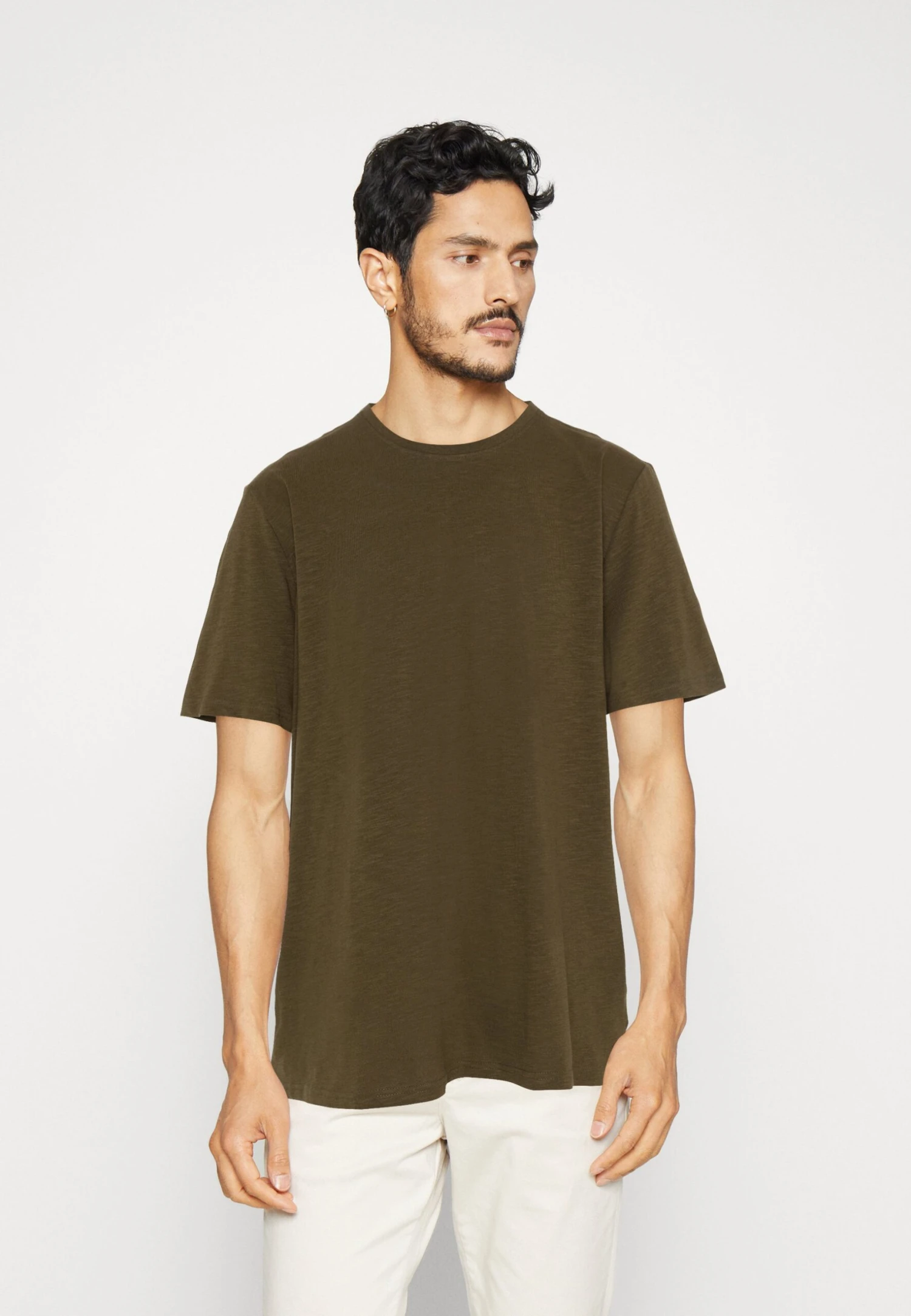 Pier One 5 Pack - Basic T-Shirt - Mint/Off-White/Khaki 6 Pier One 5 Pack - Basic T-Shirt - Mint/Off-White/Khaki - Image 6