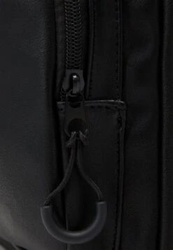 Pier One Unisex - Rucksack - Black 8 Pier One Unisex - Rucksack - Black -Pier One Sales Store 5794b48b83a04f3f9d136de4c6125b39