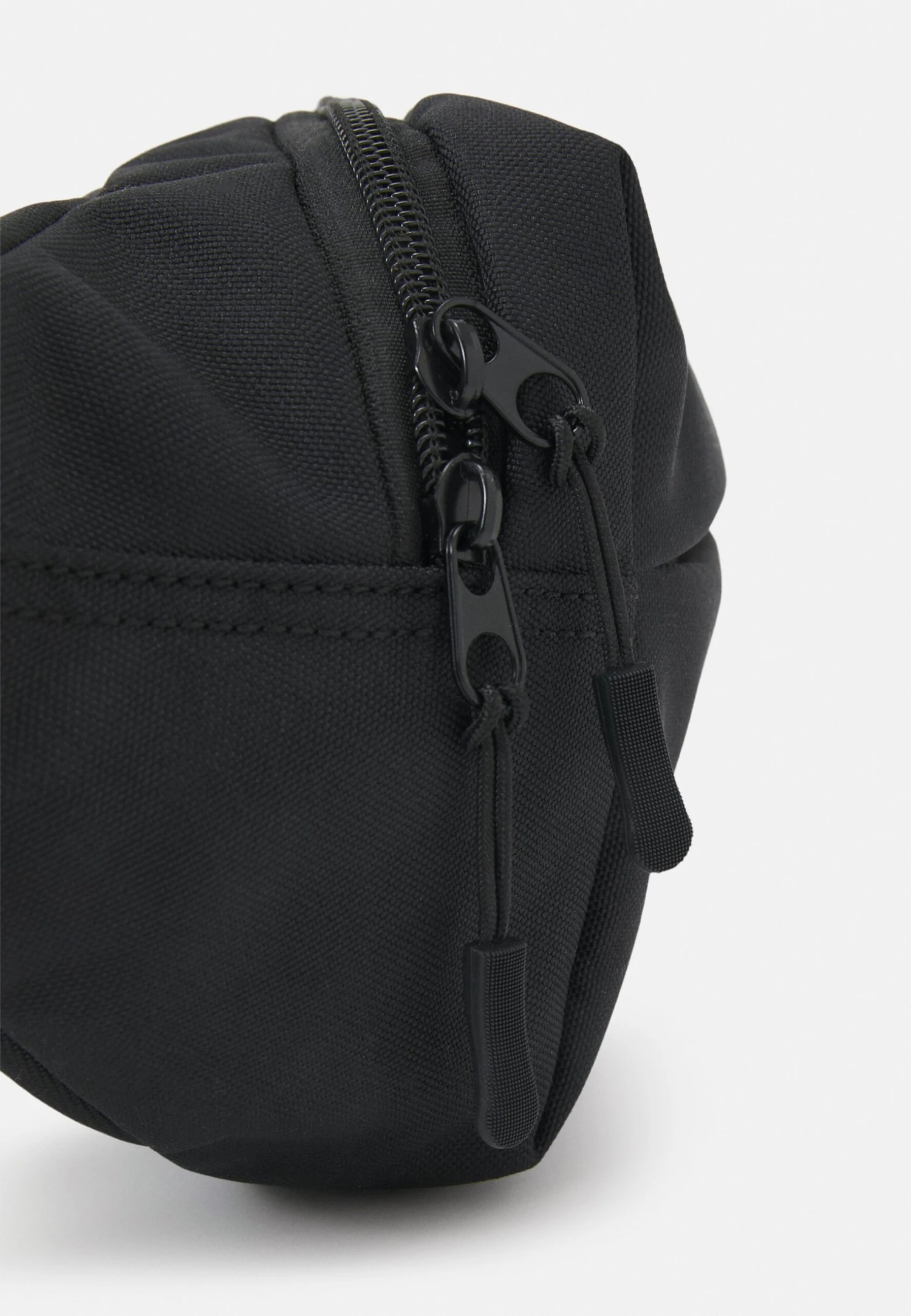 Pier One Bum Bag -Black 5 Pier One Bum Bag -Black - Image 5