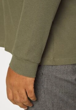 Pier One Long Sleeved Top - Olive 11 Pier One Long Sleeved Top - Olive -Pier One Sales Store 612d7def041345c5919aa60fd72cef62