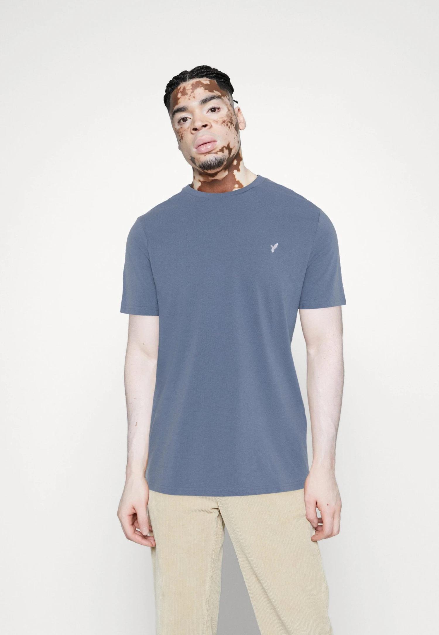 Pier One 3 Pack - Basic T-Shirt - White/Dark Blue/Blue 2 Pier One 3 Pack - Basic T-Shirt - White/Dark Blue/Blue - Image 2