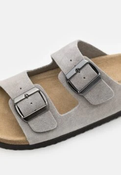 Pier One Leather Unisex - Slippers - Grey 11 Pier One Leather Unisex - Slippers - Grey -Pier One Sales Store 6b071714d1514b7cbade5fbfdf5bc6fc