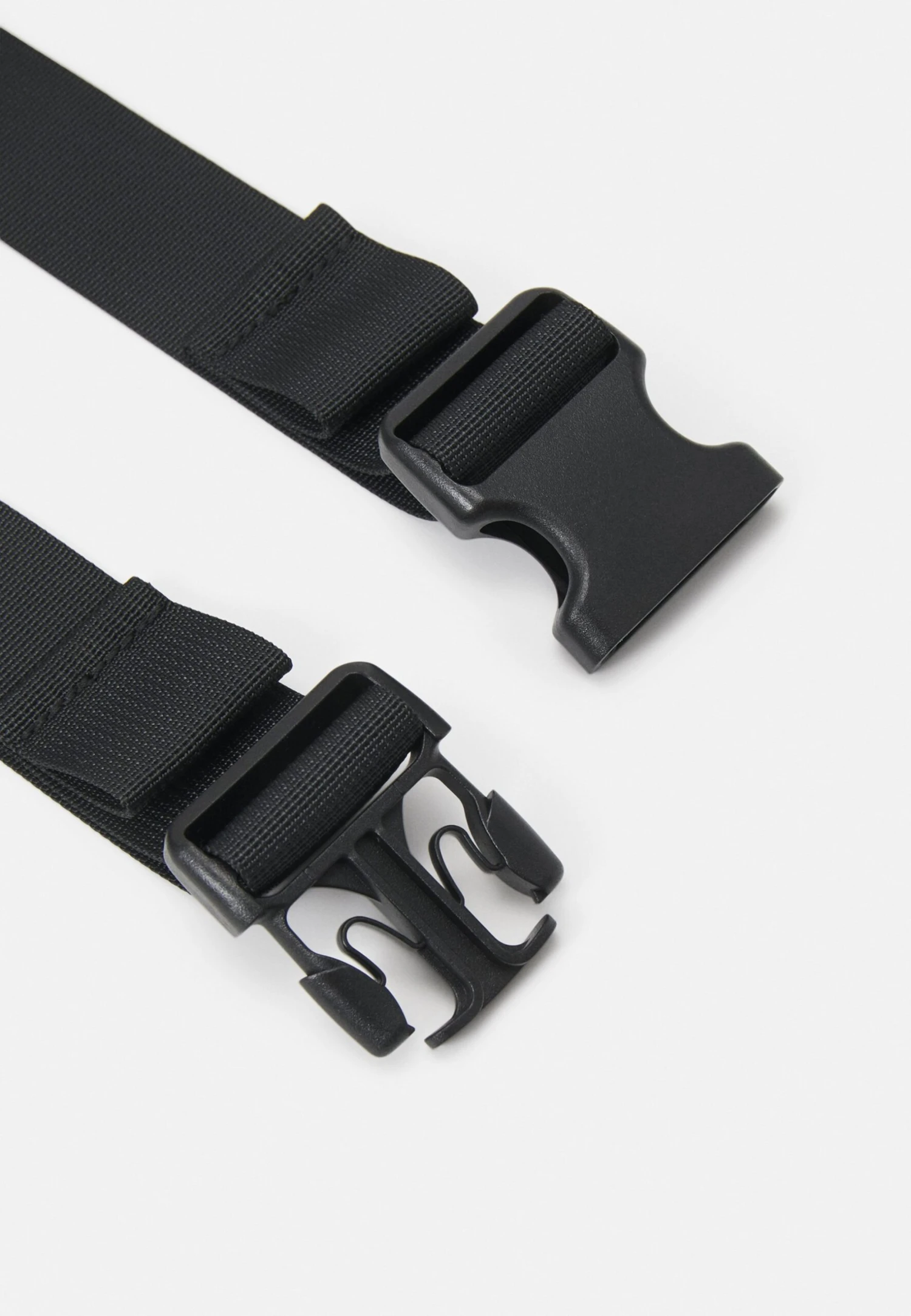 Pier One Bum Bag -Black 4 Pier One Bum Bag -Black - Image 4