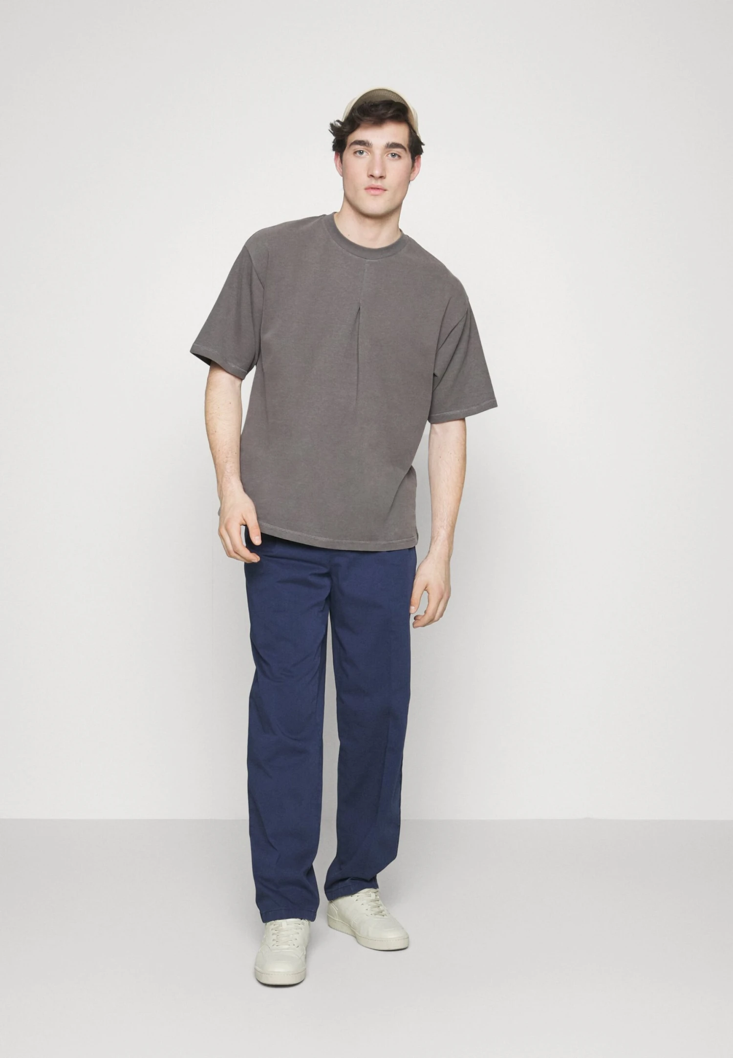 Pier One Basic T-Shirt - Basic T-Shirt 2 Pier One Basic T-Shirt - Basic T-Shirt - Image 2