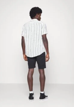 Pier One 2 Pack - Shorts - Black/Olive 15 Pier One 2 Pack - Shorts - Black/Olive -Pier One Sales Store 73395e7496094f16ab01d685c224eec1