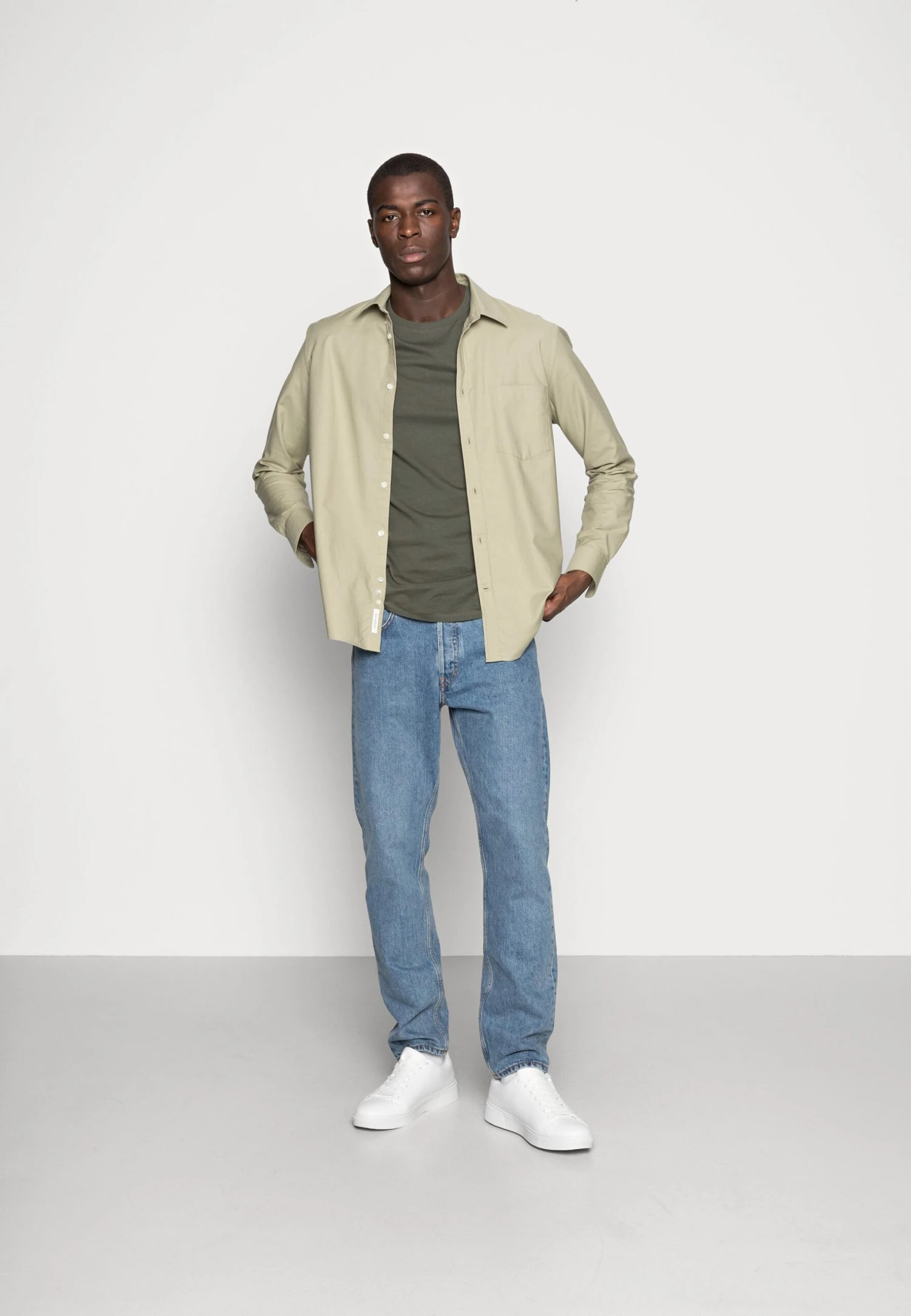 Pier One 3 Pack - Basic T-Shirt - Black/Grey/Green 1 Pier One 3 Pack - Basic T-Shirt - Black/Grey/Green