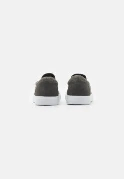 Pier One Unisex - Trainers - Grey 8 Pier One Unisex - Trainers - Grey -Pier One Sales Store 7c950f1e7b024aca9c245930cc2d1a1f
