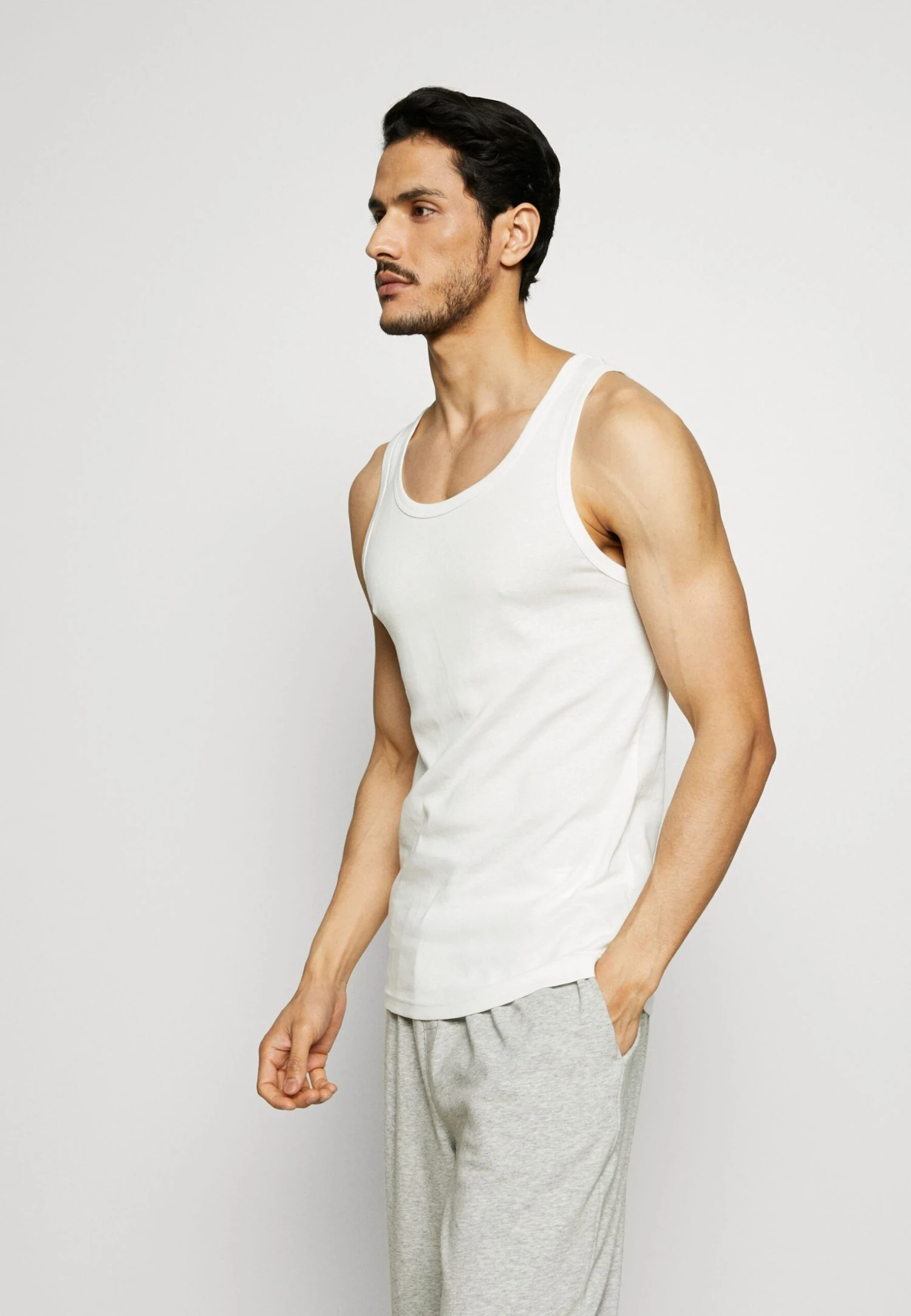 Pier One 3 Pack - Undershirt 5 Pier One 3 Pack - Undershirt - Image 5