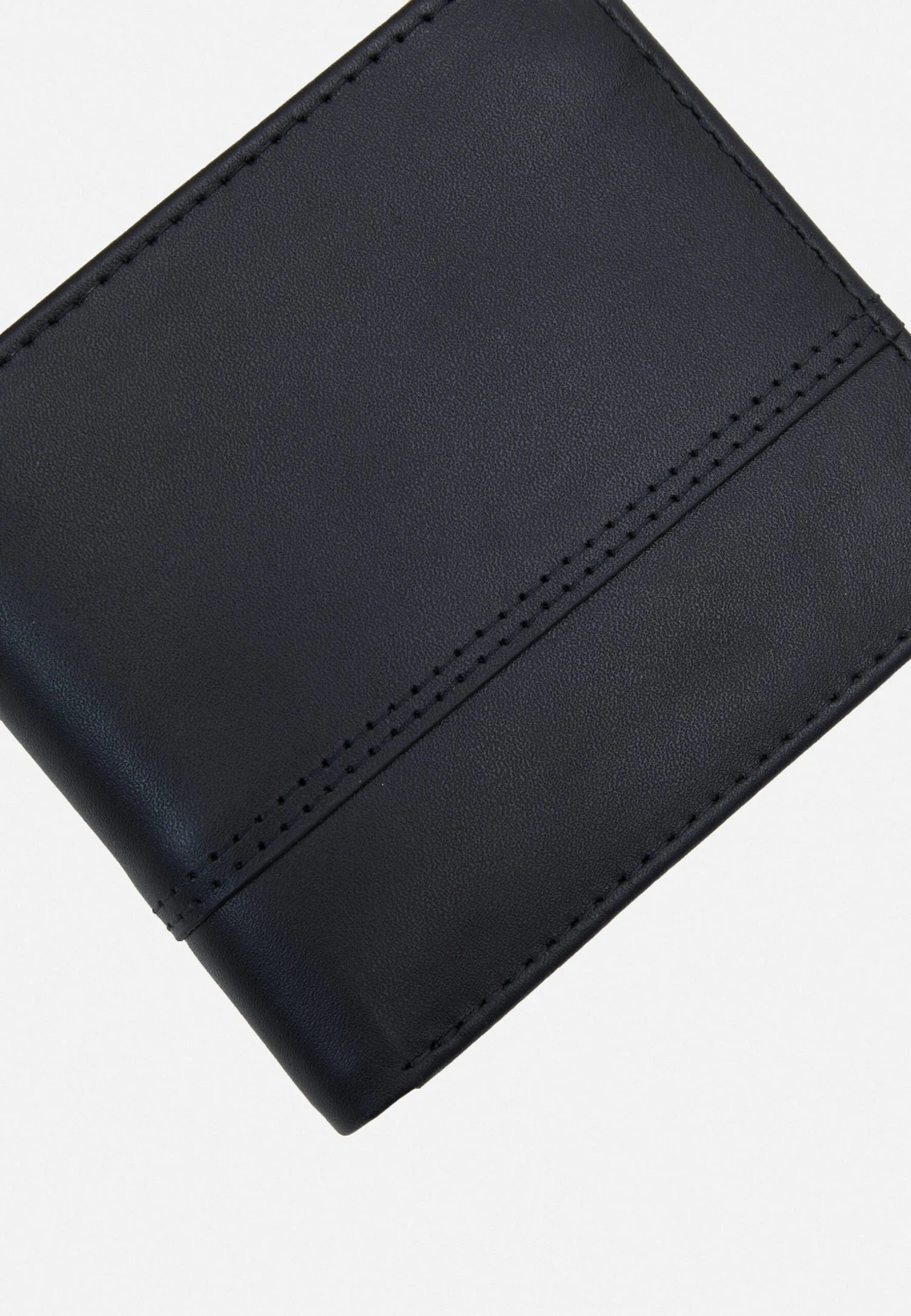 Pier One Wallet - Black 5 Pier One Wallet - Black - Image 5