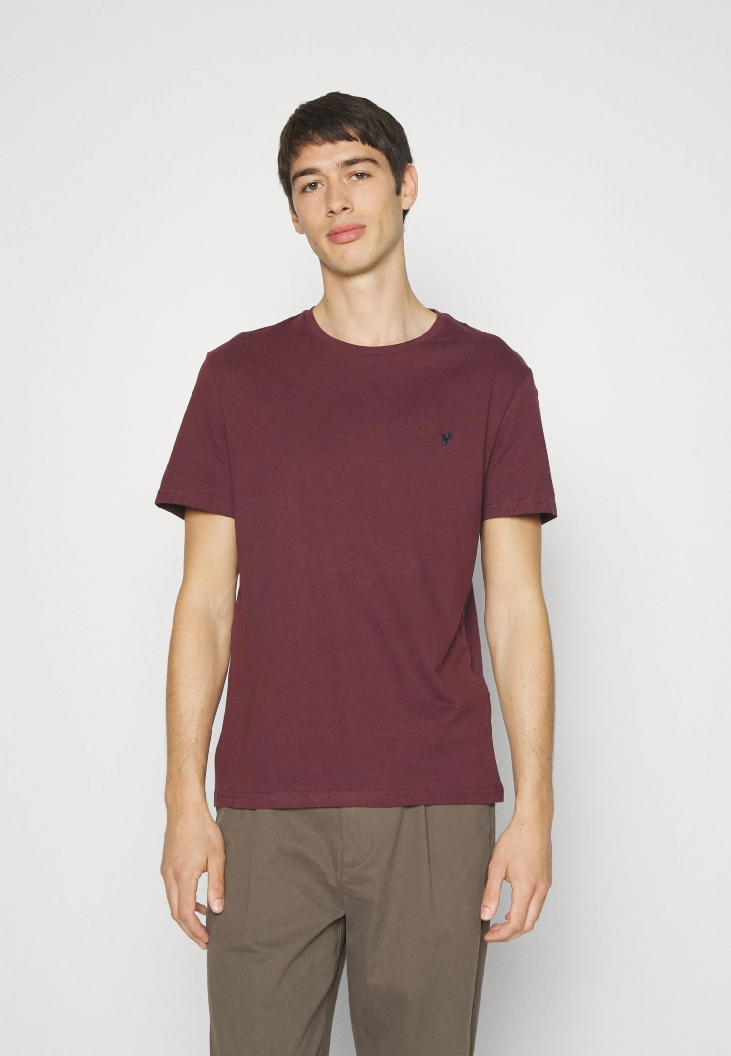 Pier One 5 Pack - Basic T-Shirt - Black/White/Dark Blue 2 Pier One 5 Pack - Basic T-Shirt - Black/White/Dark Blue - Image 2