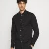 Pier One Muscle Fit Stand- Shirt - Black