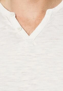 Pier One Basic T-Shirt - Off-White 9 Pier One Basic T-Shirt - Off-White -Pier One Sales Store 98d0da50953649dd880949f058c3b43f