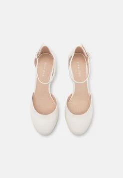 Pier One Leather - Classic Heels - White 11 Pier One Leather - Classic Heels - White -Pier One Sales Store 99167e903d754705931098777e10de02