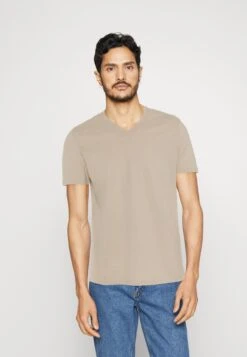 Pier One V Neck Bird Tonal 3 Pack - Basic T-Shirt - Mint/Off-Whit/Blue Grey 12 Pier One V Neck Bird Tonal 3 Pack - Basic T-Shirt - Mint/Off-Whit/Blue Grey -Pier One Sales Store a3e4761577204e7dafe412b7e673c679