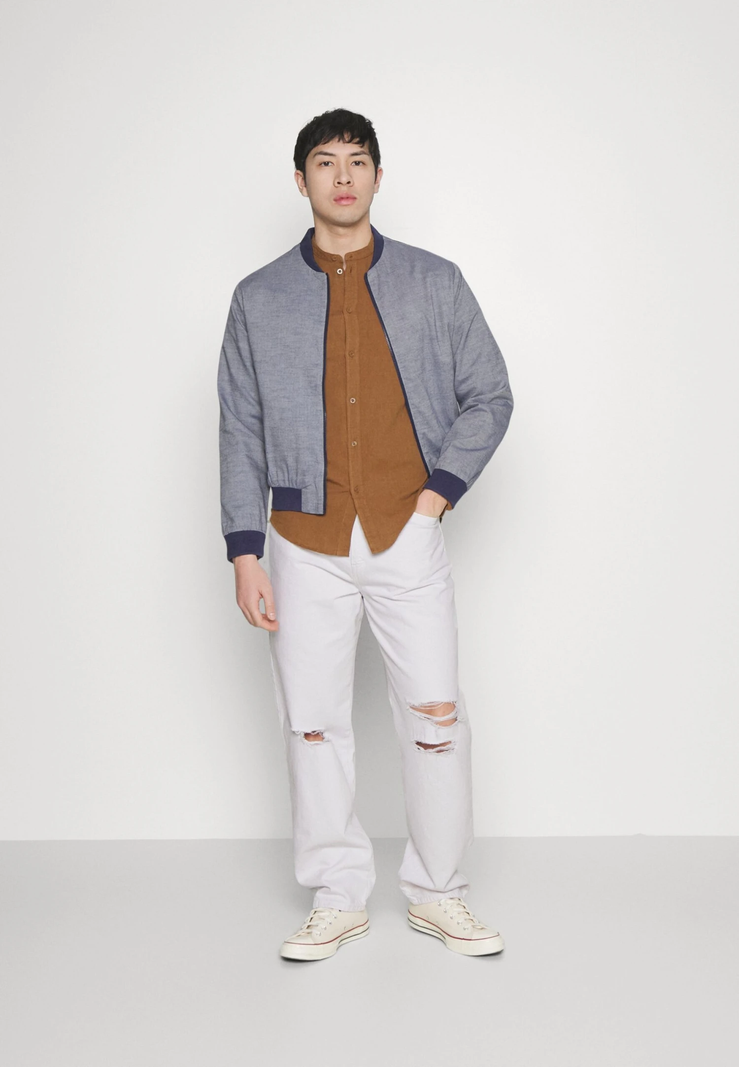 Pier One Relaxed Fit Jeans - White Denim 2 Pier One Relaxed Fit Jeans - White Denim - Image 2