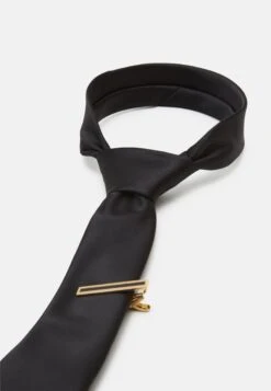 Pier One Set - Pocket Square - Black 11 Pier One Set - Pocket Square - Black -Pier One Sales Store b01ba15170c04400bc215da586d5113c