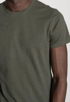 Pier One 3 Pack - Basic T-Shirt - Black/Grey/Green 13 Pier One 3 Pack - Basic T-Shirt - Black/Grey/Green -Pier One Sales Store ba2abdb3c78c4a8bb5a16ee701db5a1d