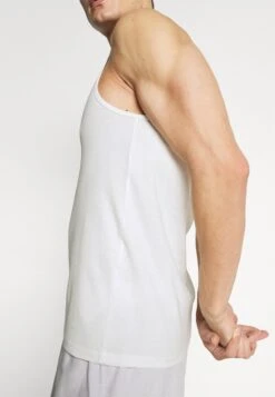 Pier One 3 Pack - Undershirt - Dark Blue/Bordeaux/Off-White -Pier One Sales Store c107c99d278e430b8a693d0ec45ebe1a