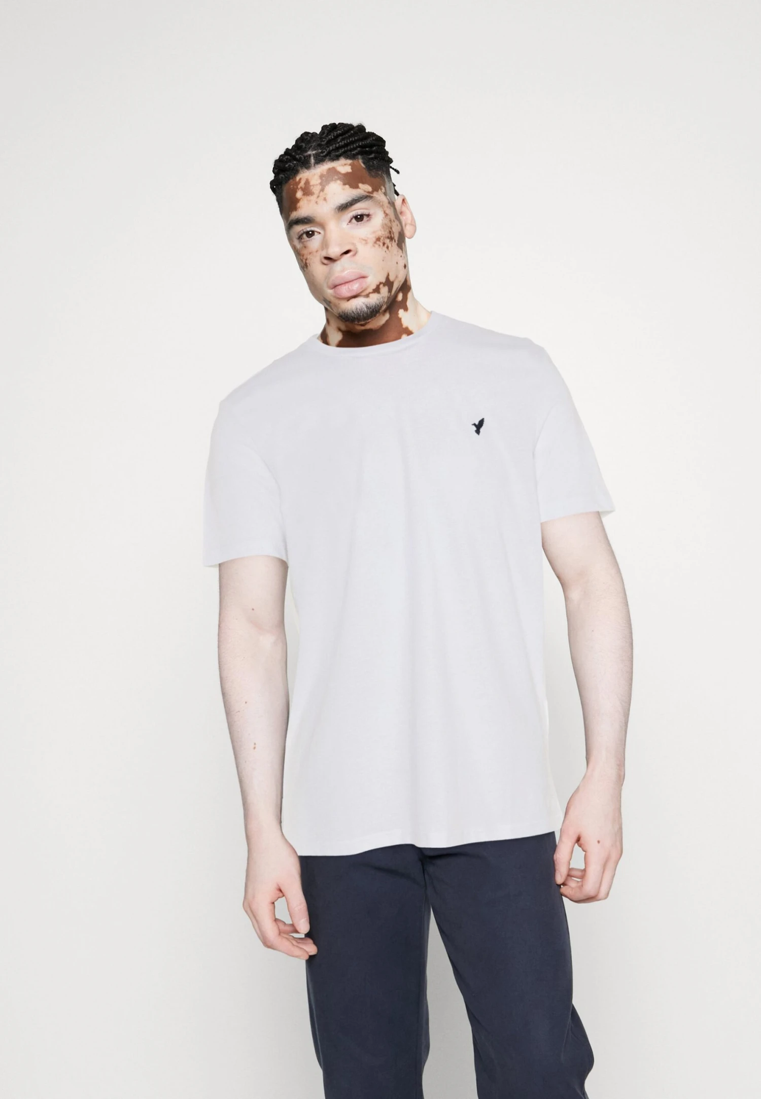 Pier One 3 Pack - Basic T-Shirt - White/Dark Blue/Blue 5 Pier One 3 Pack - Basic T-Shirt - White/Dark Blue/Blue - Image 5