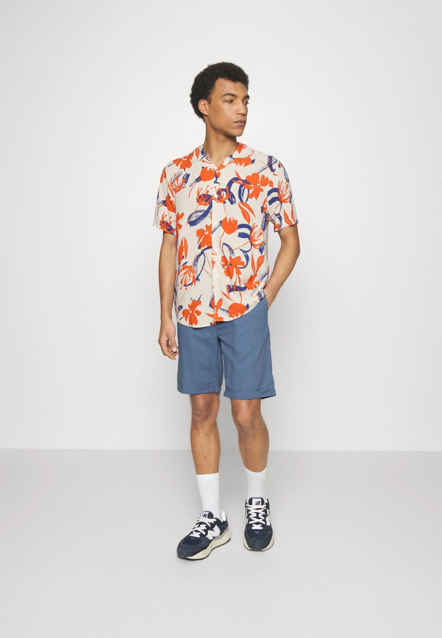 Pier One Linen Blend Drawcord Shorts- Shorts - Blue 2 Pier One Linen Blend Drawcord Shorts- Shorts - Blue - Image 2