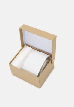 Pier One Set - Pocket Square - White 6 Pier One Set - Pocket Square - White -Pier One Sales Store cc5c1369efc3414f9ad0b2848d35ffe7