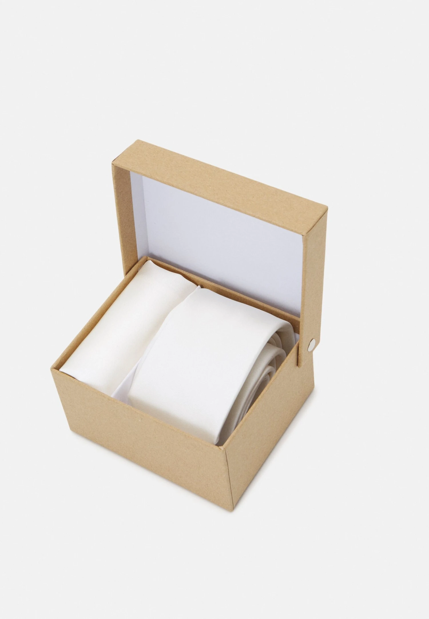 Pier One Set - Pocket Square - White 3 Pier One Set - Pocket Square - White - Image 3