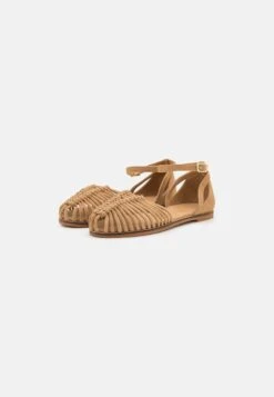 Pier One Leather - Sandals 8 Pier One Leather - Sandals -Pier One Sales Store ceb1bc5afdad4141a86c94cce4ce7d09