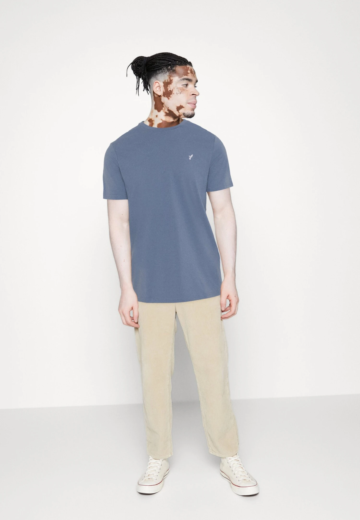 Pier One 3 Pack - Basic T-Shirt - White/Dark Blue/Blue 1 Pier One 3 Pack - Basic T-Shirt - White/Dark Blue/Blue