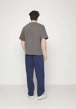 Pier One Basic T-Shirt - Basic T-Shirt 7 Pier One Basic T-Shirt - Basic T-Shirt -Pier One Sales Store d20ab451f8be4e1c896bd962ab8d6ed9