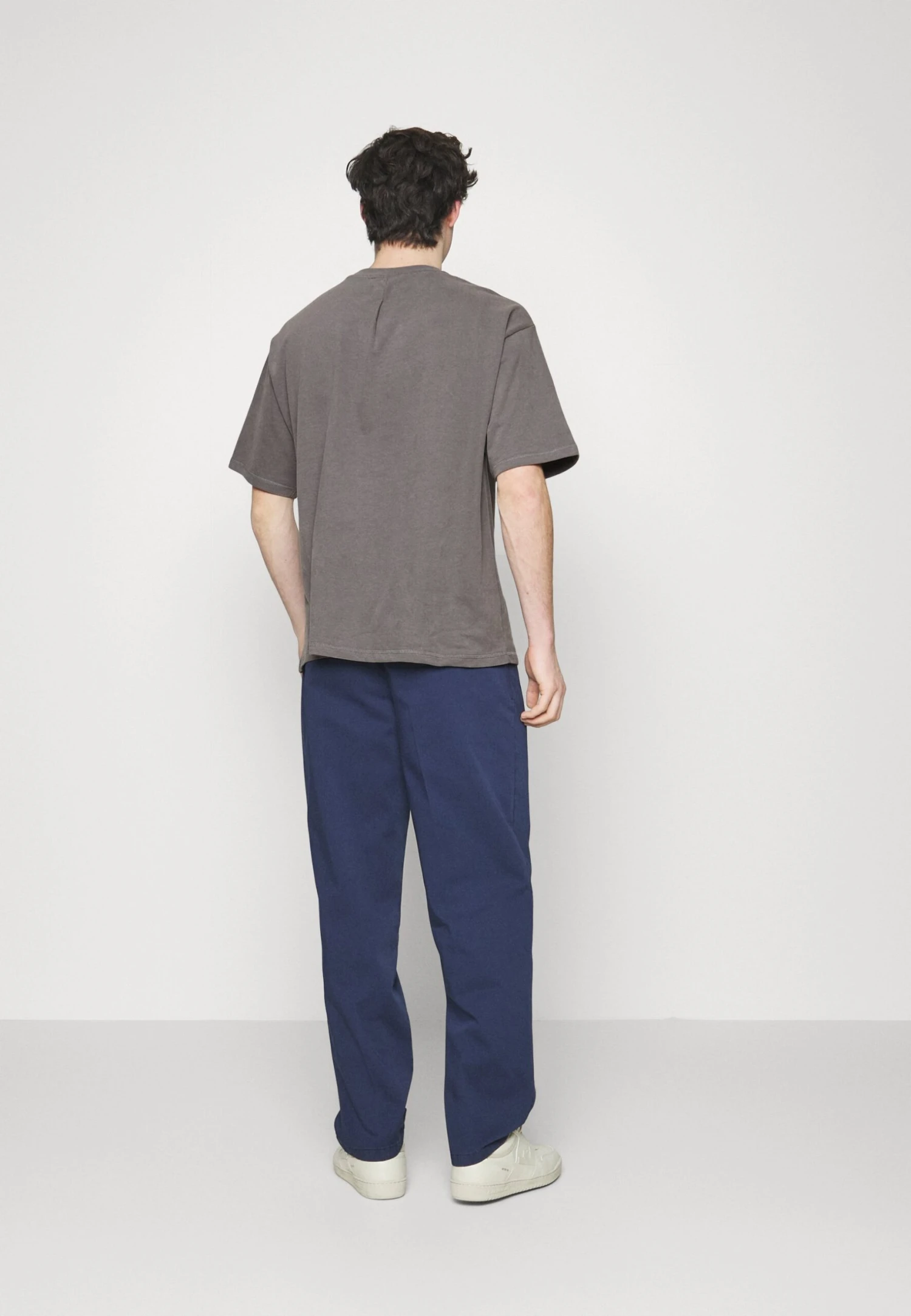 Pier One Basic T-Shirt - Basic T-Shirt 3 Pier One Basic T-Shirt - Basic T-Shirt - Image 3