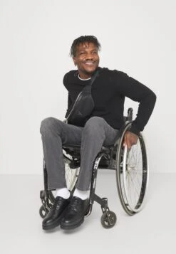 Pier One Straight Leg Jeans - Grey Denim -Pier One Sales Store d68e27744b6d4606b039de4932177e16