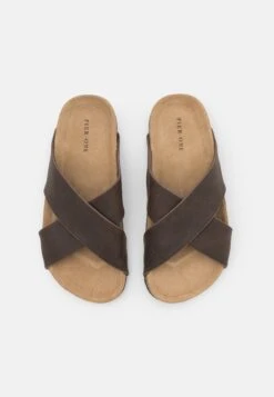 Pier One Unisex - Slippers - Brown 9 Pier One Unisex - Slippers - Brown -Pier One Sales Store dc950c1c15d94646b16fe41412e2e3c9