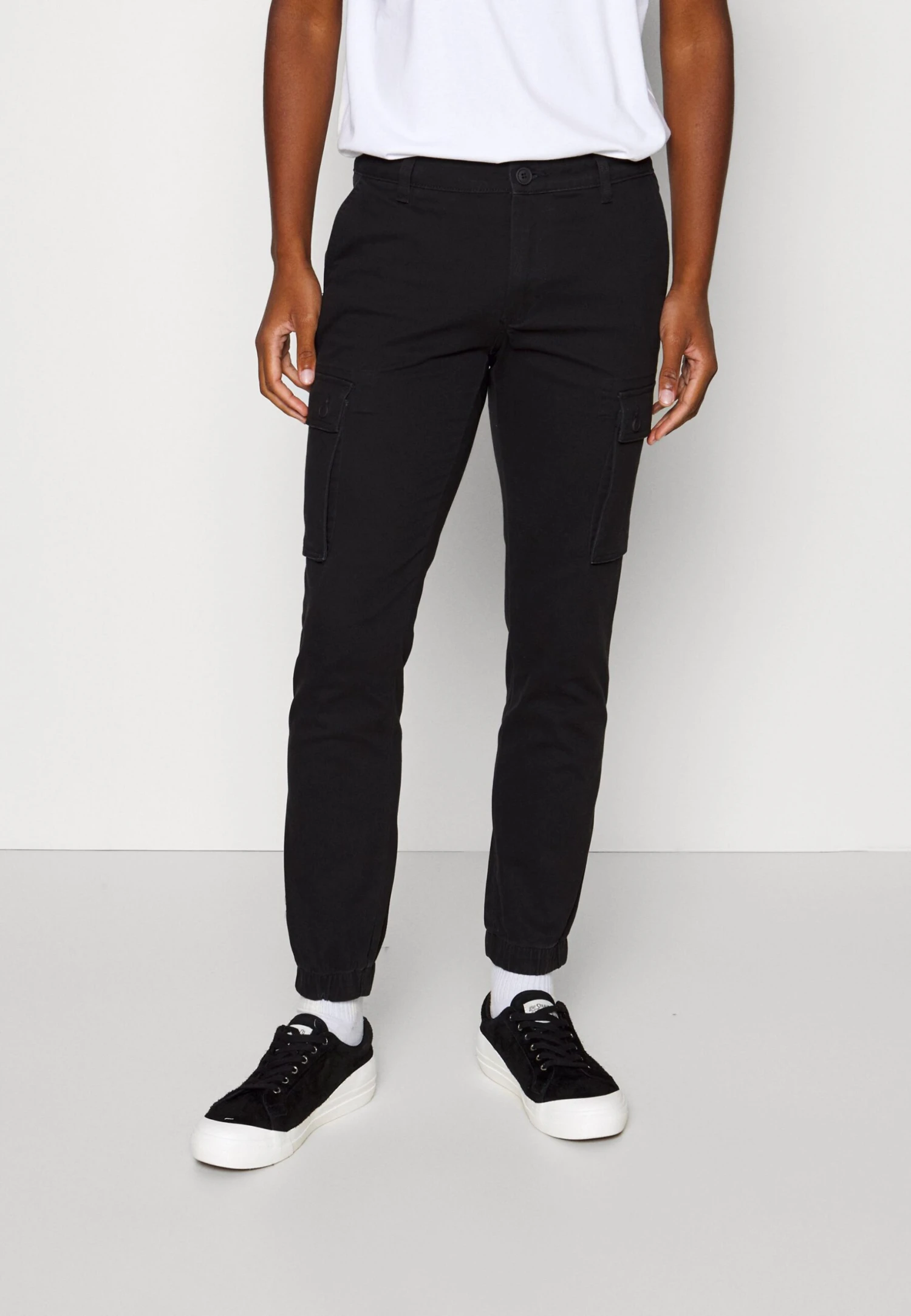 Pier One 2 Pack - Cargo Trousers - Olive/Black 4 Pier One 2 Pack - Cargo Trousers - Olive/Black - Image 4