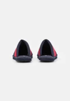 Pier One Unisex - Slippers - Dark Blue/Red 8 Pier One Unisex - Slippers - Dark Blue/Red -Pier One Sales Store e4c665c9d1924bb88c897c8ef1ee7932