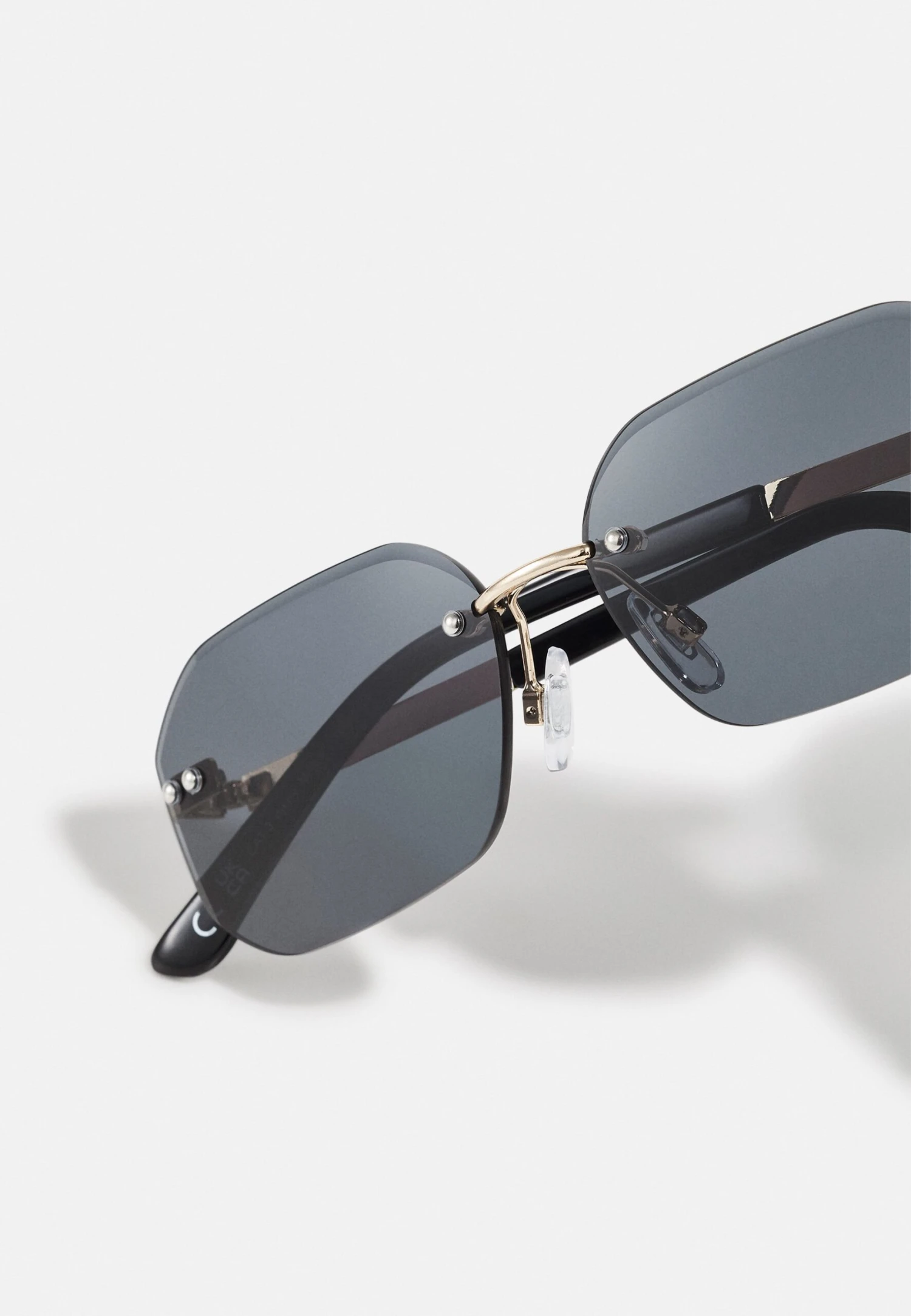 Pier One Unisex - Sunglasses - Black 7 Pier One Unisex - Sunglasses - Black - Image 7