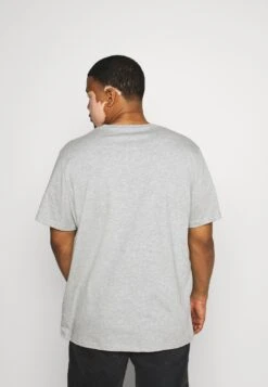 Pier One 5 Pack - Basic T-Shirt - Khaki/Grey/Dark Blue 8 Pier One 5 Pack - Basic T-Shirt - Khaki/Grey/Dark Blue -Pier One Sales Store ec3697a3377045a681099b809ac45742